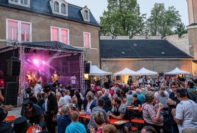 "Nacht der Schlösser" 2024: Fantastische Abende in historischen Gemäuern - Eindrücke in die "Nacht der Schlösser" 2024. Foto: Tourismusregion Zwickau e. V.