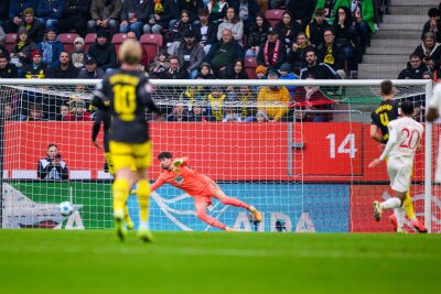 Nächster BVB-Patzer - Leipzig springt auf Platz eins - Durch einen Distanzschuss kassiert Dortmund den Ausgleich.