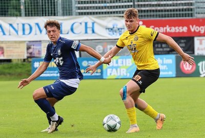 Nächster Testspielsieg für den CFC! - Die Vorlage zum Reutter-Treffer liefert Fischer mit einer präzisen Flanke. Foto: Marcus Hengst