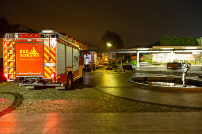 Nächtlicher Feuerwehreinsatz im Kurbad Actinon in Bad Schlema - Der Feueralarm wurde ausgelöst.