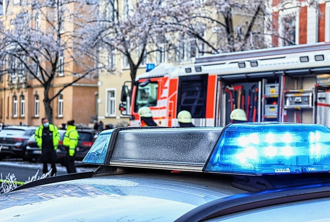 Nächtlicher Traktorendiebstahl im Erzgebirge: Polizei bittet um Mithilfe - Von einem Firmengelände in Venusberg in der Gelenauer Straße entwendeten Unbekannte in der Nacht zu Dienstag zwei Traktoren der Marke John Deere. Foto: pixabay/Jonas-Augustin