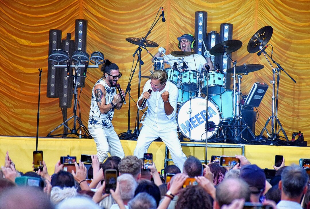 Nahbarer Pop-Titan: So lief das Dieter Bohlen-Spektakel in Klaffenbach - Pop-Titan Dieter Bohlen war in Klaffenbach - mit den besten Hits aus 40 Jahren Modern Talking im Gepäck. Foto: Maik Bohn