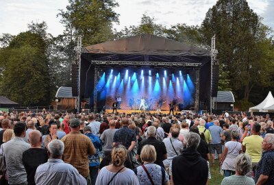 Nahbarer Pop-Titan: So lief das Dieter Bohlen-Spektakel in Klaffenbach - Dieter Bohlen zeigte sich äußerst nahbar: Kesse und teilweise heftige Sprüche waren Fehlanzeige. Foto: Maik Bohn