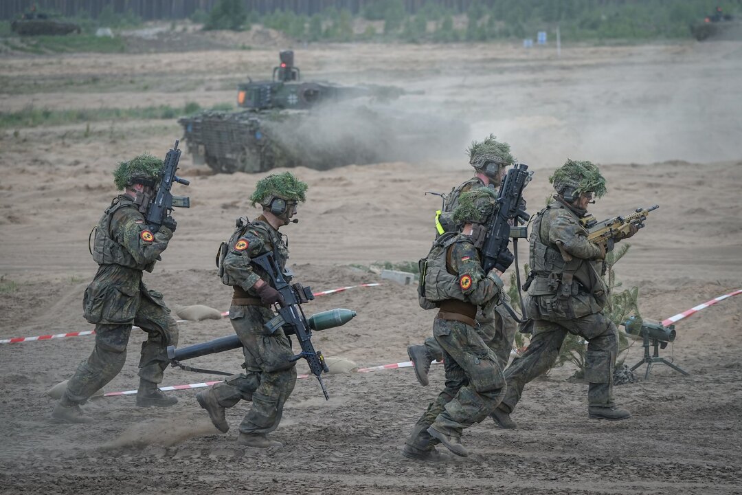 Nato beendet größtes Manöver seit 80er Jahren - Die Bundeswehr beteiligte sich unter anderem mit einem Großmanöver mit dem Namen Quadriga 2024 an Steadfast Defender.