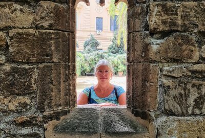 Neue Ausstellung: "Schönes" im Wasserschloss Klaffenbach - Ab 13. Juli sieht man im Wasserschloss Klaffenbach ausgewählte Stücke aus der Jugendstilsammlung von Anne Kamratowski. Foto: Rico Hinkel