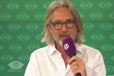 Neue Staffel "Promi Big Brother" 2024: Das sind die ersten Teilnehmer und Sendetermine - Sat1-Senderchef Marc Rasmus gab die ersten Details für die neue Staffel "Promi Big Brother" bekannt.