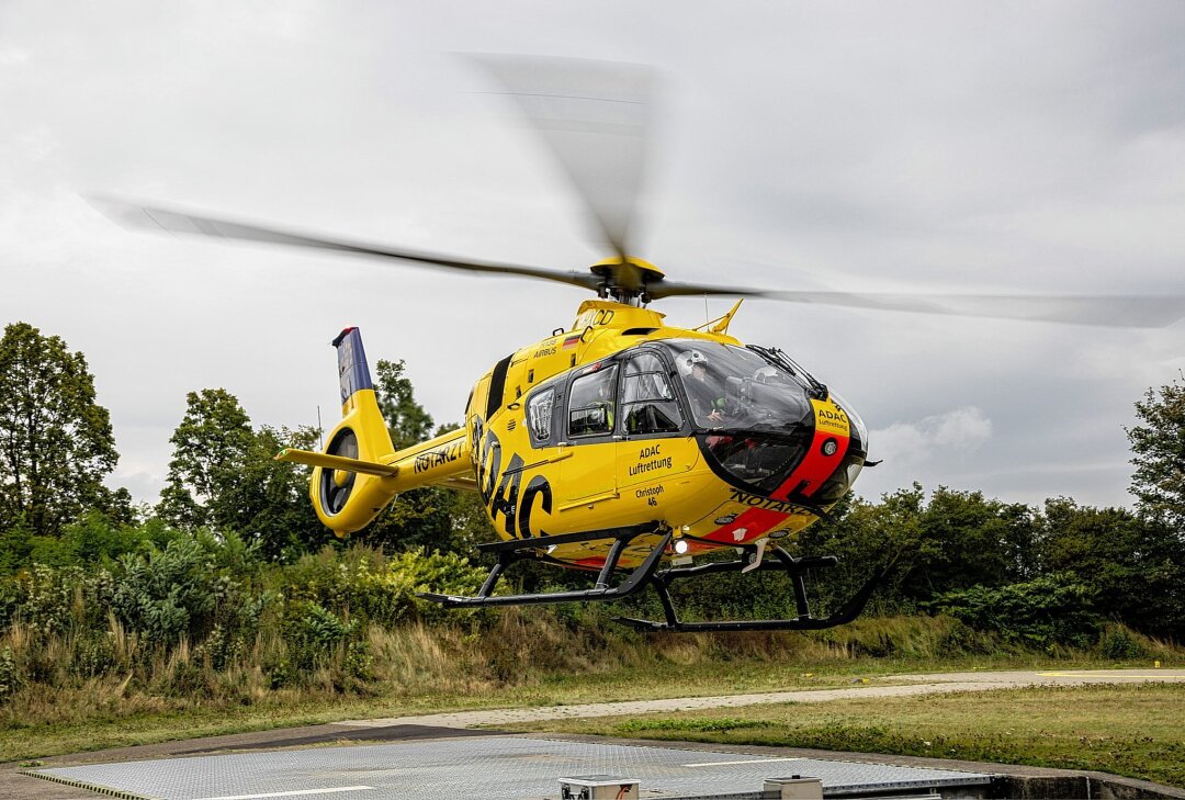 Neuer ADAC-Hubschrauber: Christoph 46 modernisiert Zwickauer Luftrettung - An der ADAC Luftrettungsstation in Zwickau wurde der neue Rettungshubschrauber vorgestellt. Foto: Niko Mutschmann