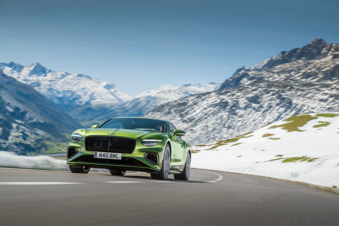 Neuer Bentley Continental GT startet bei 246.000 Euro - Bentley bringt diesen Herbst einen neuen Continental GT mit Plug-in-Hybridantrieb und 782 PS auf den Markt.