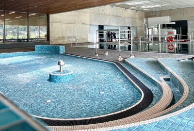 Neuer Schwimmsportkomplex geht nach den Ferien in Betrieb - Der Planschbereich mit Rutsche. Foto: Rico Hinkel