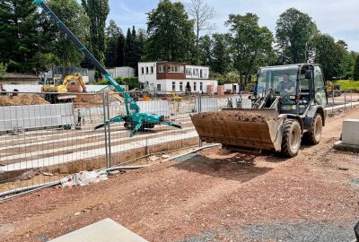 Neuer Schwimmsportkomplex geht nach den Ferien in Betrieb - Restarbeiten der Technik und im Außenbereich. Foto: Rico Hinkel