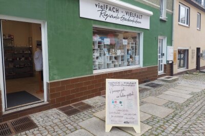 Neueröffnung im Erzgebirge: Regional einkaufen in Stollberg - Neuer Fachmietladen am Markt - Der Laden auf der Herrenstraße 1 auf dem Stollberger Markt trägt den Namen "vielFach VIELFALT" - Regionale Geschenkideen.