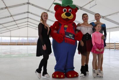 Neues aus dem Karls Erlebnisdorf: Eisbahn, Angsthasenscheune und Lichtshow locken Besucher - Auch ein Außenbereich ist angeschlossen.