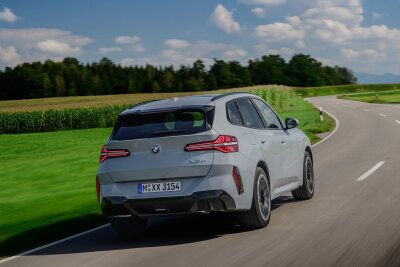 Neues Auto mit alten Talenten: So fährt sich der BMW X3 - Immer elektrisch: Das ist zumindest die Heckklappe - der Motor bekommt zum Beispiel im X3 20 xDrive zumindest elektrische Unterstützung.