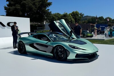 Nevera R: Supersportwagen mit mehr als 2.000 PS - Auf der Monterey Carweek hat der Sportwagenbauer Rimac den Nevera R vorgestellt.