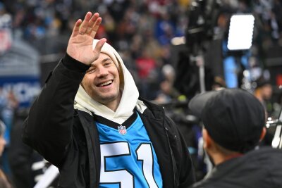 NFL-Spektakel in München: Panthers gewinnen Football-Krimi - Zu den vielen Ehrengäste gehörte auch Fußballer Manuel Neuer.