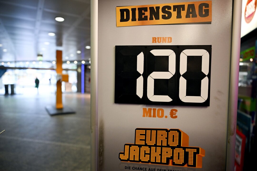 Nicht geknackt: 120 Millionen Euro bleiben im Eurojackpot - Nächste Chance am Dienstag: Der Höchstgewinn im Eurojackpot liegt bei 120 Millionen Euro. (Symbolbild)