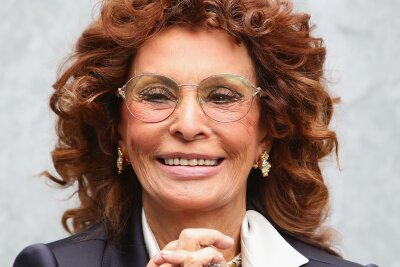 "Nicht hübscher als andere - nur anders" - Schon mit 14 Jahren gewann Sophia Loren ihren ersten Schönheitswettbewerb. Und auch im Alter hat "La Divina" eine gewinnende Ausstrahlung.