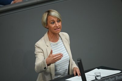 Nicht nur Ältere und Hinterbänkler sagen: Tschüss Bundestag! - Nadine Schön (CDU) hat ihren Wahlkreis im Saarland und gehört dem Bundestag seit 2009 an. (Archivfoto)