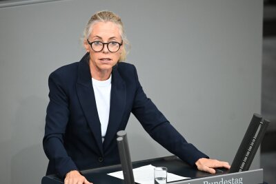 Nicht nur Ältere und Hinterbänkler sagen: Tschüss Bundestag! - Claudia Raffelhüschen von der FDP zieht nach einer Wahlperiode einen Schlussstrich. Sie erklärt das auch damit, "dass die Politik der Ampel-Koalition nicht immer mit meinen liberalen Grundüberzeugungen im Einklang steht". (Archivfoto) 