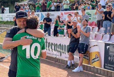 Nochmal im Rampenlicht: Diese Fußballlegende nimmt jetzt Abschied! - Bildimpressionen von Robert Hofmann, der 300-fachen Merkur-Torschützen. Fotos: Pressebüro Repert / Verein