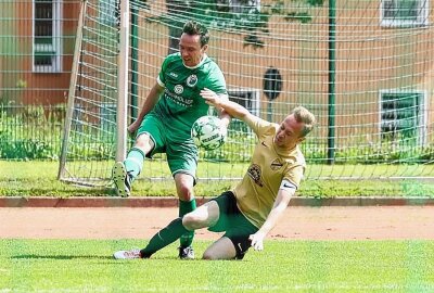 Nochmal im Rampenlicht: Diese Fußballlegende nimmt jetzt Abschied! - Bildimpressionen von Robert Hofmann, der 300-fachen Merkur-Torschützen. Fotos: Pressebüro Repert / Verein