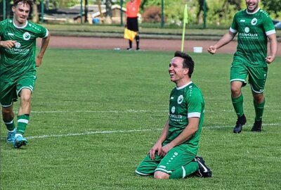 Nochmal im Rampenlicht: Diese Fußballlegende nimmt jetzt Abschied! - Bildimpressionen von Robert Hofmann, der 300-fachen Merkur-Torschützen. Fotos: Pressebüro Repert / Verein