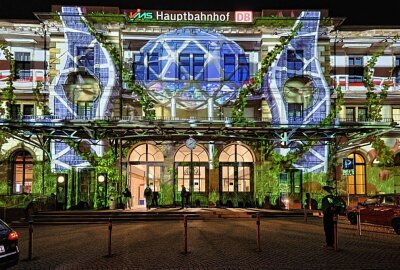 Nur noch heute Abend: "Light our Vision" zeigt zukünftiges Chemnitz - Unter dem Motto LICHT.MACHT.PLATZ. verwandelt der Baukultur für Chemnitz e. V. die Stadt erneut in ein leuchtendes Kunstwerk. Foto: Harry Härtel