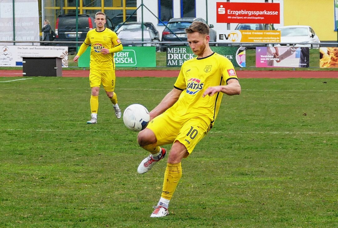 Oberliga-Absteiger Marienberg startet mit Sieg in die Vorbereitung - In der 29. Minute traf Maximilian Schreiter zum zwischenzeitlichen 4:1 für Marienberg. Foto: Andreas Bauer