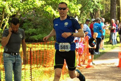 Oederaner Lauftag verbucht Teilnehmerrekord - Jörg Singer (SC Chemnitz Triathlon) gewann über 5 Kilometer. Foto: Gerald Helling