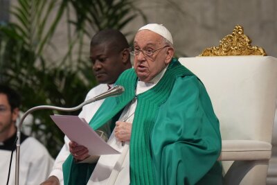 Papst mahnt Untersuchung zu Genozid-Vorwurf gegen Israel an - Papst Franziskus hat sich für eine Untersuchung ausgesprochen, ob Israel mit seiner Kriegsführung im Gazastreifen einen Völkermord begeht. 