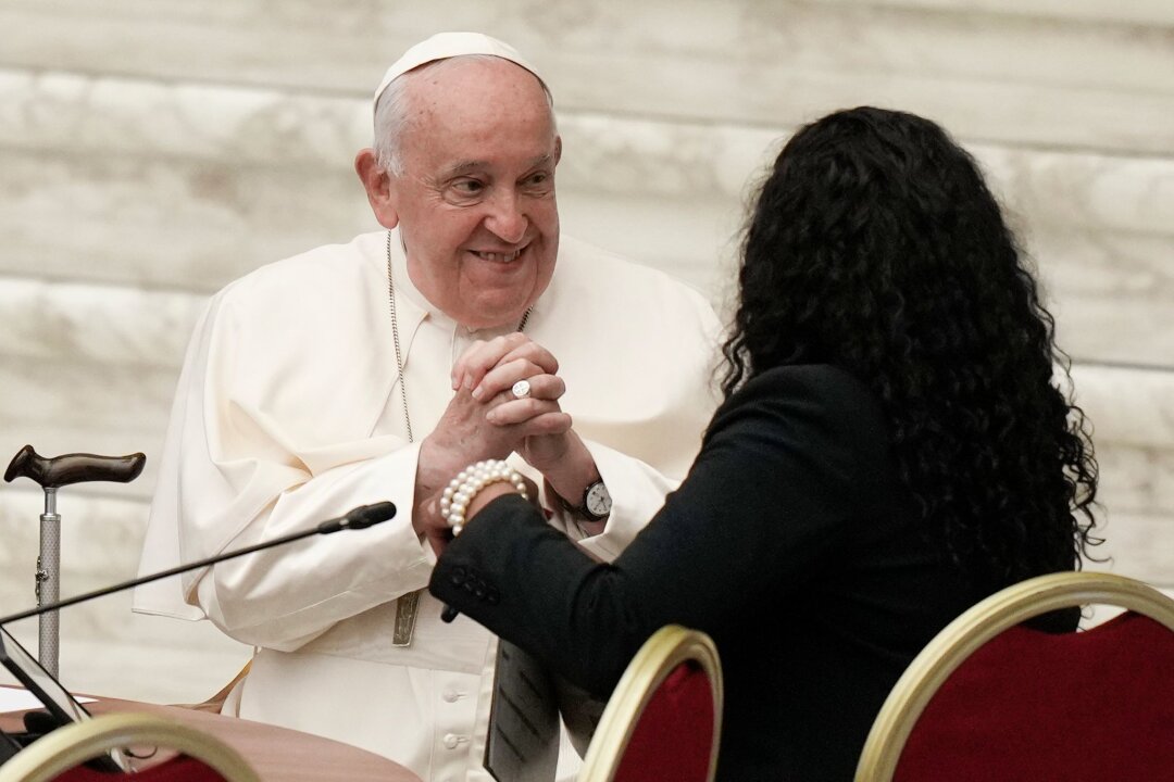 Papst schließt Weihe von Diakoninnen aus - Papst Frannziskus lehnt eine Weihe von Diakoninnen ab.