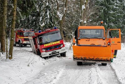 Person unter Baum eingeklemmt: Großeinsatz im Zittauer Gebirge - Gegen 13 Uhr kam es im Zittauer Gebirge zu einem Grosseinsatz von Feuerwehr, Rettungsdienst, Luftrettung, Bergwacht und Polizei. Fotos:xcitepress/Thomas Baier