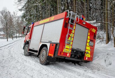 Person unter Baum eingeklemmt: Großeinsatz im Zittauer Gebirge - Gegen 13 Uhr kam es im Zittauer Gebirge zu einem Grosseinsatz von Feuerwehr, Rettungsdienst, Luftrettung, Bergwacht und Polizei. Fotos:xcitepress/Thomas Baier