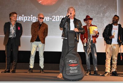 Peter Maffay und das letzte Mal: Riesiger Andrang bei Premiere zum finalen Tourfinale - Maffay und seine Band. Foto: Maik Bohn