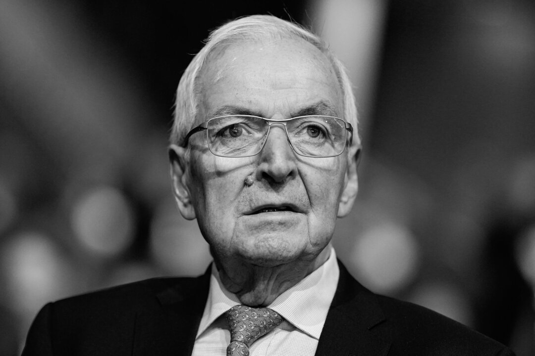 "Pionierarbeit": Ex-Umweltminister Klaus Töpfer gestorben - Klaus Töpfer wurde 85 Jahre alt.