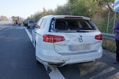 Der Transporterfahrer wurde durch den Rettungsdienst vor Ort behandelt.