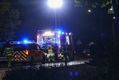 PKW überschlägt sich in Leipzig: Feuerwehr und Rettungsdienst im Einsatz - Die Polizei ermittelt zum Unfallhergang. Die Feuerwehr war im Einsatz. Foto: xcitepress