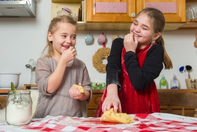 Plätzchen backen mit Kindern: Die besten Tipps und Rezepte - 