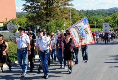 Plauen: Hier gibt's den Wiesn-Umzug in Bildern - Die Premiere der Sternquell Wiesn wurde zum grandiosen Erfolg. Hier gibt's Bilder vom Festumzug. Foto: Sternquell-Brauerei