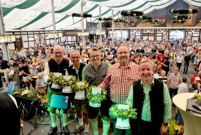 Plauen: Hier gibt's den Wiesn-Umzug in Bildern - Die Premiere der Sternquell Wiesn wurde zum grandiosen Erfolg. Hier gibt's Bilder vom Festumzug. Foto: Sternquell-Brauerei