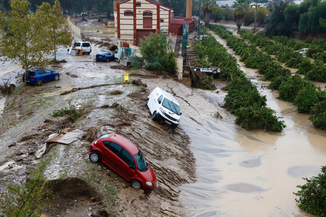 Pokalspiele in Spanien nach Unwetter verlegt - Wegen des heftigen Unwetters sind in Spanien nun auch Fußballspiele verlegt worden.