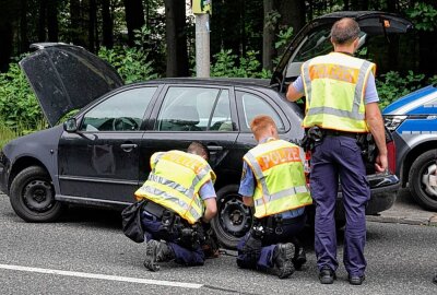 Polizei kontrolliert in Chemnitz: Drogenerkennung im Straßenverkehr - Das war zugleich der praktische Teil einer Fortbildung für Polizeibeamte zu "Drogenerkennung im Straßenverkehr". Foto: Harry Härtel