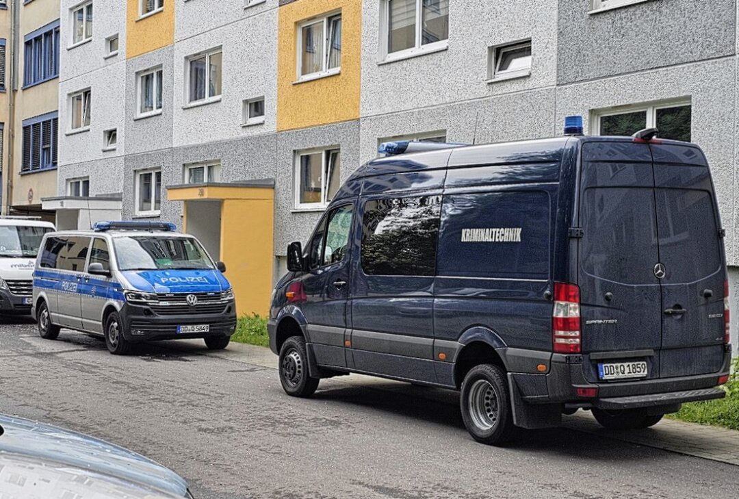 Polizei sucht Zeugen zu Brandstiftungen im Zentrum - Kriminalpolizei und Brandursachenermittler sind vor Ort. Foto: Harry Härtel