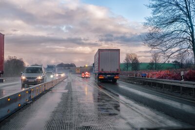 Polizeikontrolle auf A14: LKW fährt Schlängellinien - Symbolbild. Foto: Pixabay/Bru-nO