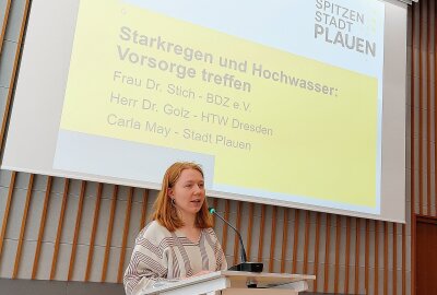 Private Hochwasserschutzvorsorge in Plauen: Weil es jeden treffen kann - Klimaanpassungsmanagerin Carla May. Foto: Karsten Repert