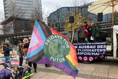 Proteste gegen den Ausbau des Flughafens Leipzig/Halle - Anwohner aus der Region protestieren gegen den Flughafen-Ausbau (Foto: aktuell)