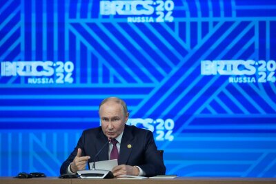 Putin sieht sich auf Erfolgskurs - auch in der Ukraine - Putin sieht sich auf dem Brics-Gipfel gestärkt und in seinem Angriffskrieg auf dem Vormarsch. 