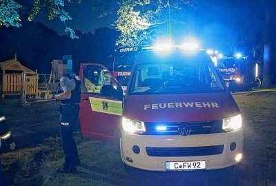 Radlader in Vollbrand: Mann nach Brandstiftung gestellt - Am Freitagabend kam es am Küchwaldring zu einem Vollbrand eines Baggers. Foto: Jan Härtel