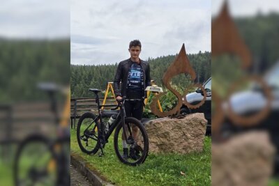 Radleidenschaft: Junger Mittelsachse meistert doppelten Stoneman Gold - Kevin Poser vom RSV Erzgebirge Juniorteam hatte einen Plan: Der Stoneman Miriquidi MTB sollte endlich mit dem goldenen Stein belohnt werden.