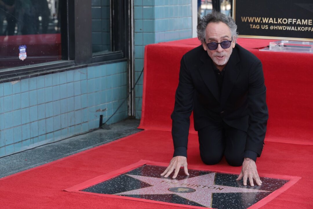 Regisseur Tim Burton wird mit Stern auf "Walk of Fame" geehrt - Regisseur Tim Burton ist nun auf dem "Walk of Fame" verewigt.